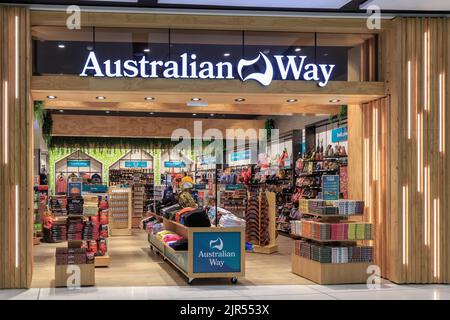 Ein Souvenirladen „Australian Way“ im Duty-Free-Einkaufsviertel des Flughafens Sydney, Sydney, Australien Stockfoto