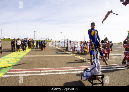 Die Premierministerin von Gabun, Rose Francine Ossouka, bei ihrer Ankunft am Flughafen Addis Abeba am 4. Februar 2022, um am Gipfel der Afrikanischen Union teilzunehmen. Stockfoto