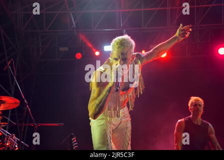 Civitavecchia, Italien. 20. August 2022. Achille Lauro im Konzert von Achille Lauro Superstar - Electric Orchestra Tour bei der Civitavecchia Summer Festival Show am 20. August 2022 in Civitavecchia. (Foto: Roberto Bettacchi/Pacific Press) Quelle: Pacific Press Media Production Corp./Alamy Live News Stockfoto