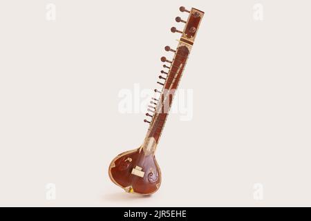 Nahaufnahme des Sitar, Indisches Instrument für traditionelle klassische Musik Stockfoto