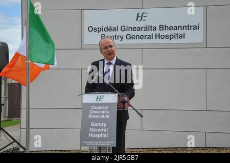 Bantry, Co Cork. Irland. 22.. August 2022. Heute Morgen eröffnete Taoiseach Micheál Martin eine neue Einheit im Bantry General Hospital. Kredit: Karlis Dzjamko/ Alamy Live Nachrichten Stockfoto