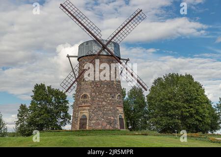Ziegelwindmühle in Litauen Stockfoto