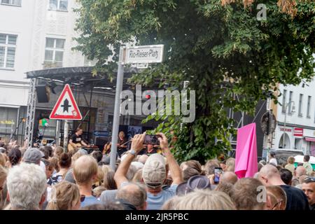 Umbenennung des Heinrichplatzes am Rio-Reiser-Platz in Berlin-Kreuzberg. News, Aktuelles, Zuschauer, Ton Steine Scherben, Stockfoto