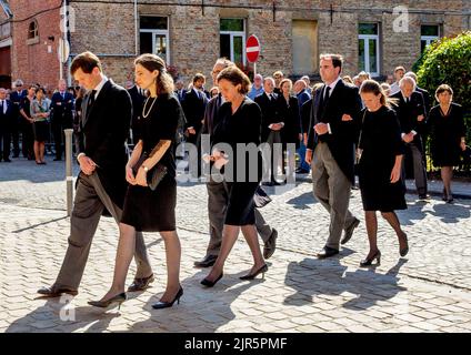 Prinz Philippe und Prinzessin Laetitia Rolin de Linge Prinzessin Yolande de Linge und Paul Weingarten Prinzessin Elisabeth de Ligne und Baron Baudouin Gilles de Pelichy kommen am 22. August 2022 zur Beerdigung von Prinz Wauthier de Ligne (10-07-1952/15-08-2022) in der eglise Saint-Pierre in Belil an, Er war der erste Cousin des Großherzogs von Luxemburg Foto: Albert Nieboer/Niederlande OUT/Point de Vue OUT Stockfoto