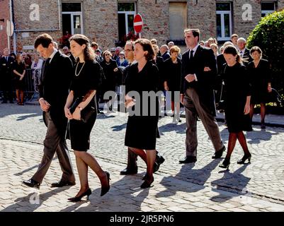 Prinz Philippe und Prinzessin Laetitia Rolin de Linge Prinzessin Yolande de Linge und Paul Weingarten Prinzessin Elisabeth de Ligne und Baron Baudouin Gilles de Pelichy kommen am 22. August 2022 zur Beerdigung von Prinz Wauthier de Ligne (10-07-1952/15-08-2022) in der eglise Saint-Pierre in Belil an, Er war der erste Cousin des Großherzogs von Luxemburg Foto: Albert Nieboer/Niederlande OUT/Point de Vue OUT Stockfoto