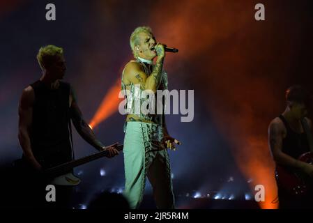 Civitavecchia, Italien. 20. August 2022. Achille Lauro im Konzert von Achille Lauro Superstar - Electric Orchestra Tour bei der Civitavecchia Summer Festival Show am 20. August 2022 in Civitavecchia, Italien. (Foto: Roberto Bettacchi/Pacific Press/Sipa USA) Quelle: SIPA USA/Alamy Live News Stockfoto