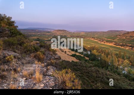 Ebro Fluss bei Sonnenaufgang gesehen von El Cortijo von Logroño, La Rioja, Spanien Stockfoto