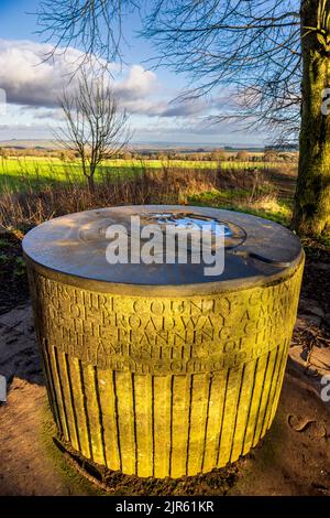 Das Toposkop auf dem Gipfel des Fish Hill in der Nähe des Broadway Tower und Chipping Campden auf dem Cotswold Way Fußweg, Worcestershire, England Stockfoto