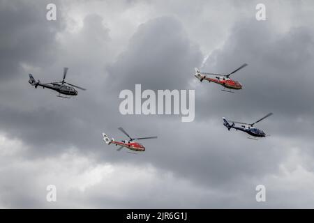 Gazelle Squadron 4-Ship Display Team, in der Luft auf der Fly Navy Airshow in Shuttleworth am 3.. Juli 2022 Stockfoto