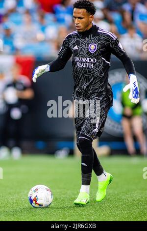 21. August 2022: Torwart Pedro Gallese (1) von Orlando City während der ersten Halbzeit gegen den FC Charlotte im Major League Soccer-Spiel im Bank of America Stadium in Charlotte, NC. (Scott Kinser) Stockfoto