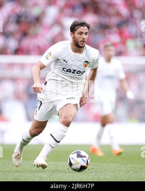 BILBAO, SPANIEN - 21. AUGUST: Nico Gonzalez von der CF Valencia in Aktion beim Spiel La Liga Santander zwischen Athletic Club und Valencia CF am 21. August 2022 in San Mames in Bilbao, Spanien. Quelle: Ricardo Larreina/AFLO/Alamy Live News Stockfoto