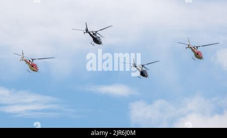 Gazelle Squadron 4-Ship Display Team, in der Luft auf der Fly Navy Airshow in Shuttleworth am 3.. Juli 2022 Stockfoto