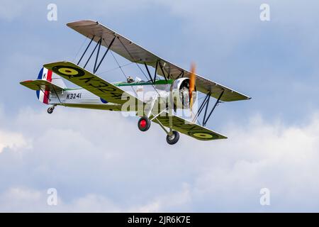 1931 Avro Typ 621 Tutor (K3241) bei der Fly Navy Airshow am 3.. Juli 2022 in Shuttleworth Stockfoto