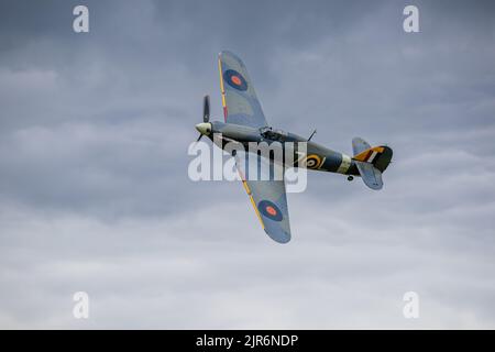 1941 Hawker Sea ‘Z7015’ in der Luft auf der Fly Navy Airshow in Shuttleworth am 3.. Juli 2022 Stockfoto