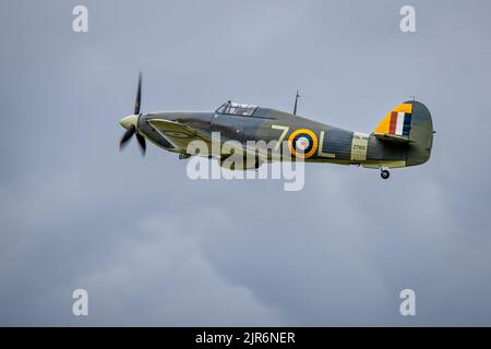 1941 Hawker Sea ‘Z7015’ in der Luft auf der Fly Navy Airshow in Shuttleworth am 3.. Juli 2022 Stockfoto