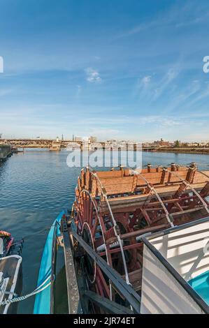 Blick vom Schaufelraddampfer, dem Oregon Maritime Museum am Willamette River, in Portland, Oregon. Stockfoto