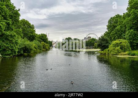 Ein Blick auf den Hyde Park in London. England Stockfoto