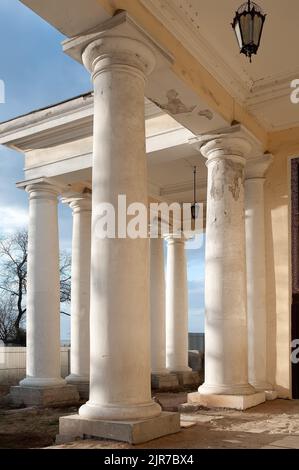 Säulen des Voronzow-Palastes in Odesa Ukraine Stockfoto