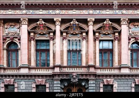 Der Blick auf das Obergeschoss des Hauses der Wissenschaftler, den Palast des Grafen Tolstoi-Gebäudes, Odessa Ukraine Stockfoto