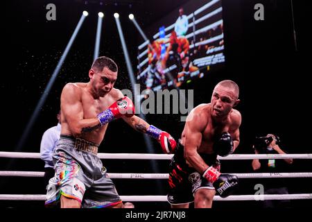 Profiboxer IBF LeichtweltgewichtsSergey Lipinets besiegt WBC Lightweight Omar Figueroa Jr. in einem 12-Runden-Boxkampf Stockfoto