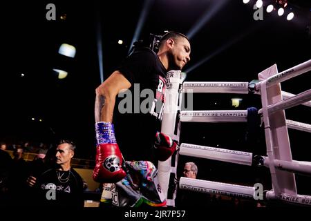 Profiboxer IBF LeichtweltgewichtsSergey Lipinets besiegt WBC Lightweight Omar Figueroa Jr. in einem 12-Runden-Boxkampf Stockfoto