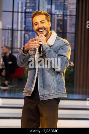 MIAMI, FLAUG 22 Sänger Llanes tritt während Unimas