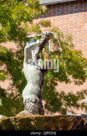 Ein Brunnen in Poundbury Village in Dorset England Stockfoto