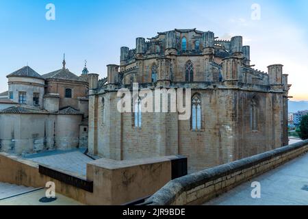 Kathedrale in Tortosa, Katalonien, Spanien im späten Abendlicht Stockfoto