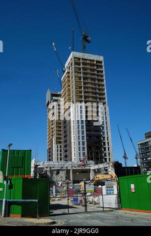 Bau von Wohnungen durch East Croydon South London Stockfoto