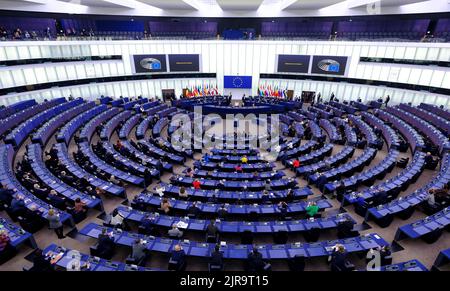 Straßburg (Nordostfrankreich), am 18. Januar 2022: Der Plenarsaal des Europäischen Parlaments während einer Plenarsitzung. Erste Rede von Roberta traf sich Stockfoto