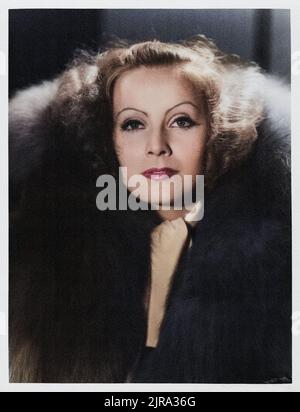 Greta Garbo von Clarence Sinclair Bull (MGM, Anfang 1930s). Hochformat. Eingefärbt von Bill Waterson. Stockfoto