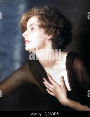 Porträtfotografie von Greta Garbo 1925 - Arnold Genthe (1869-1942) Fotograf koloriert Stockfoto