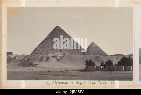 Die Pyramiden von Gizeh, in der Nähe von Kairo, 1914. Aus dem Album: Fotoalbum von Major J.M. Rose, 1. NZEF, 1914, Ägypten, von Major John Rose. Stockfoto