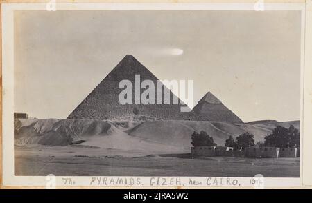 Die Pyramiden, Gizeh, bei Kairo, 1914. Aus dem Album: Fotoalbum von Major J.M. Rose, 1. NZEF, 1914, Ägypten, von Major John Rose. Stockfoto