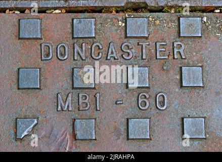 Doncaster, geprägtes Gusseisengitter, Yorkshire, England, UK, DN1 1AB Stockfoto
