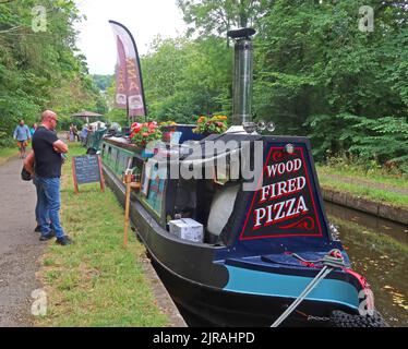 Holzofenpizza - an Bord gebacken - Vale of Llangollen, Trevor, Llangollen, Wales, UK, LL20 7TP Stockfoto