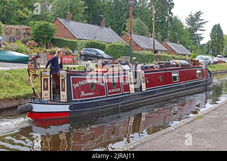 Das traditionelle Binnenschiff Frederick William CR 47756 in Vale of Llangollen, Trevor, Llangollen, Wales, Vereinigtes Königreich, LL20 7TP Stockfoto