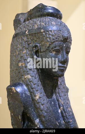 Kleopatra VII. Porträtskulptur im idealisierten ägyptischen Stil. Stockfoto