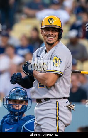 Milwaukee Brewers Shortstop Willy Adames (27) während eines MLB-Spiels gegen die Los Angeles Dodgers, Montag, 22. August 2022, im Dodger Stadium, In Los an Stockfoto