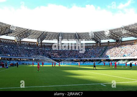 NEAPEL, ITALIEN - 21. AUGUST: Gesamtansicht des Stadio Diego Armando Maradona während der italienischen Serie Ein Spiel zwischen Neapel und AC Monza im Stadio Diego Armando Maradona am 21. August 2022 in Neapel, Italien (Foto: Ciro Santangelo/Orange Picles) Stockfoto