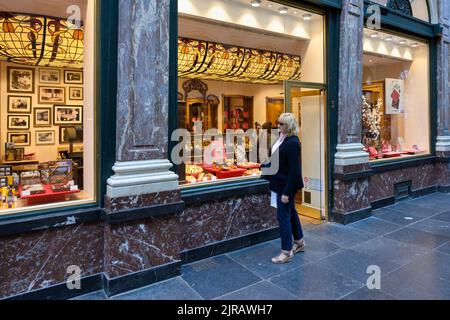 Royal Saint-Hubert Gallerien, Queen’s Gallery, Ilot Sacre, Brüssel, Belgien Stockfoto