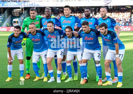 NEAPEL, ITALIEN - 21. AUGUST: Torhüter Alex Meret von Neapel, Mario Rui von Neapel, Min Jae Kim von Neapel, Amir Rrahmani von Neapel, Giovanni Di Lorenzo von Neapel, Piotr Zielinski von Neapel, Stanislav Lobotka von Neapel, Andre Zambo Anguissa von Neapel, Khvicha Kvaratskhelia von Neapel, Victor Osimhen von Neapel, Hirving Lozano von Neapel während der italienischen Serie Ein Spiel zwischen Neapel und AC Monza im Stadio Diego Armando Maradona am 21. August 2022 in Neapel, Italien (Foto: Ciro Santangelo/Orange Picles) Stockfoto