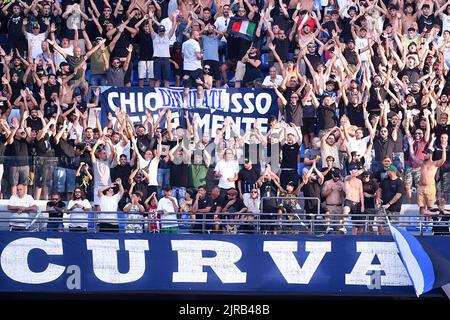 Neapel, Italien. 21. August 2022. Unterstützer des SSC Napoli während der Serie Ein Spiel zwischen Napoli und Monza im Stadio Diego Armando Maradona, Neapel, Italien am 21. August 2022. Kredit: Giuseppe Maffia/Alamy Live Nachrichten Stockfoto