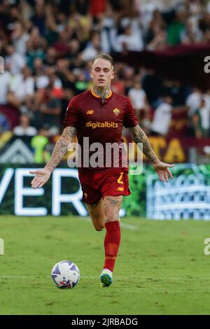 Rick Karsdorp, der niederländische Verteidiger von Roma, kontrolliert den Ball während des Fußballspiels der Serie A zwischen AS Roma und Cremonese. As Roma gewann 1-0 Stockfoto