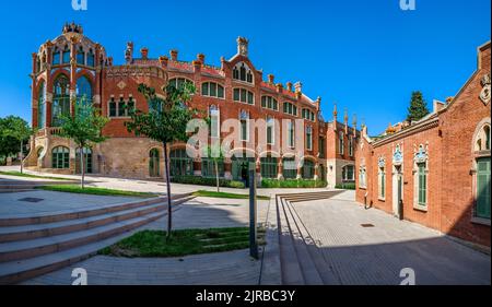 Sant Pau ist der größte Jugendstilkomplex, der vom Architekten Lluis Domenech i Montaner, dem Architekten des Modernisme, dem katalanischen Jugendstil, entworfen wurde. Stockfoto