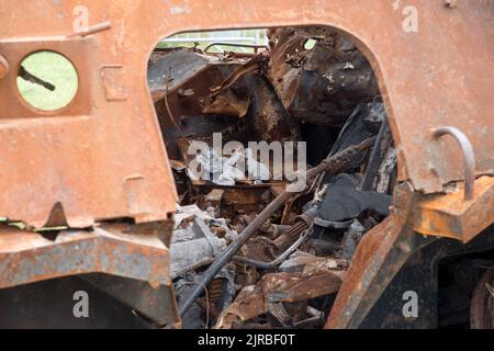 Danzig, Polen. 23. August 2022. Danzig, Polen. August 23. 2022. Der sowjetisch entworfene BTR-82A 8×8 fahrbare amphibische Panzerpanzer wird heute in der zerstörten russischen Militärausrüstung gezeigt. Die Ausstellung zeigt die russische Ausrüstung, die von ukrainischen Soldaten während der russischen Invasion in der Ukraine 2022 zerstört wurde.Quelle: Wojciech Strozyk/Alamy Live News Stockfoto