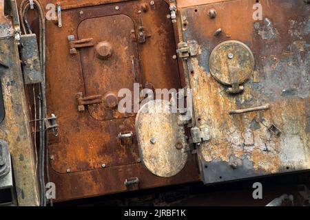 Danzig, Polen. 23. August 2022. Danzig, Polen. August 23. 2022. Der sowjetisch entworfene BTR-82A 8×8 fahrbare amphibische Panzerpanzer wird heute in der zerstörten russischen Militärausrüstung gezeigt. Die Ausstellung zeigt die russische Ausrüstung, die von ukrainischen Soldaten während der russischen Invasion in der Ukraine 2022 zerstört wurde.Quelle: Wojciech Strozyk/Alamy Live News Stockfoto