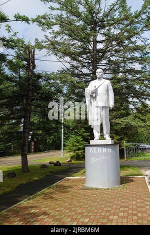 Eine zerflappende Lenin-Statue in einer Stadt im Fernen Osten Russlands Stockfoto