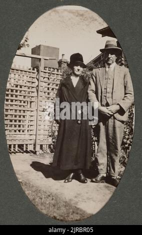 John (Jack) Brake, Brian Brake's Adoptivvater, und Margaret Ann Brake (geborene Thomas), um 1931, Christchurch, Hersteller unbekannt. Stockfoto