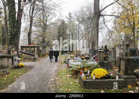 Rakowicki Friedhof, einer der bekanntesten Friedhöfe Polens, im Zentrum von Krakau, Polen. Stockfoto